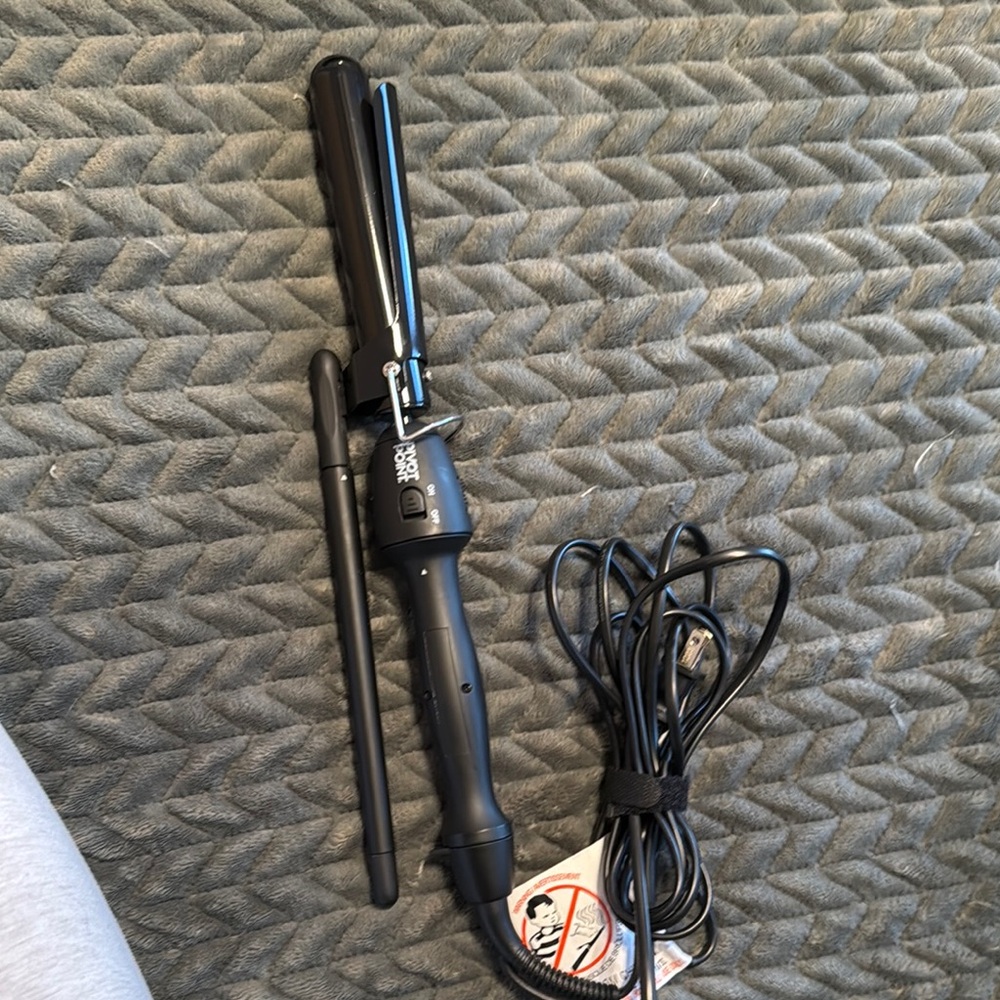 Hot Tools Black Curling Iron
